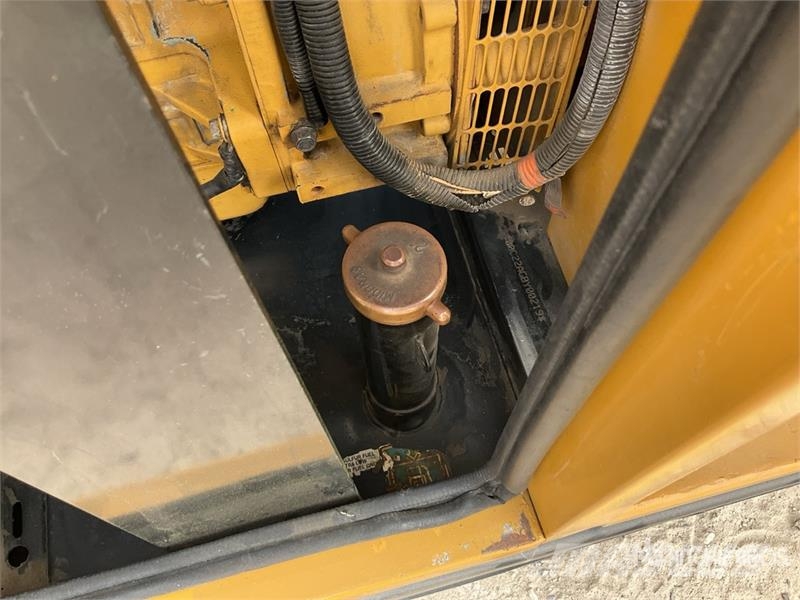 CAT DE22E-3 22 kVA Skid-Mounted Generator Set Diesel Generators