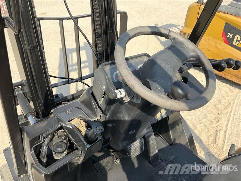 CAT DE30NT 3 ton 3 Ton Forklift Kahveltõstukid - muud