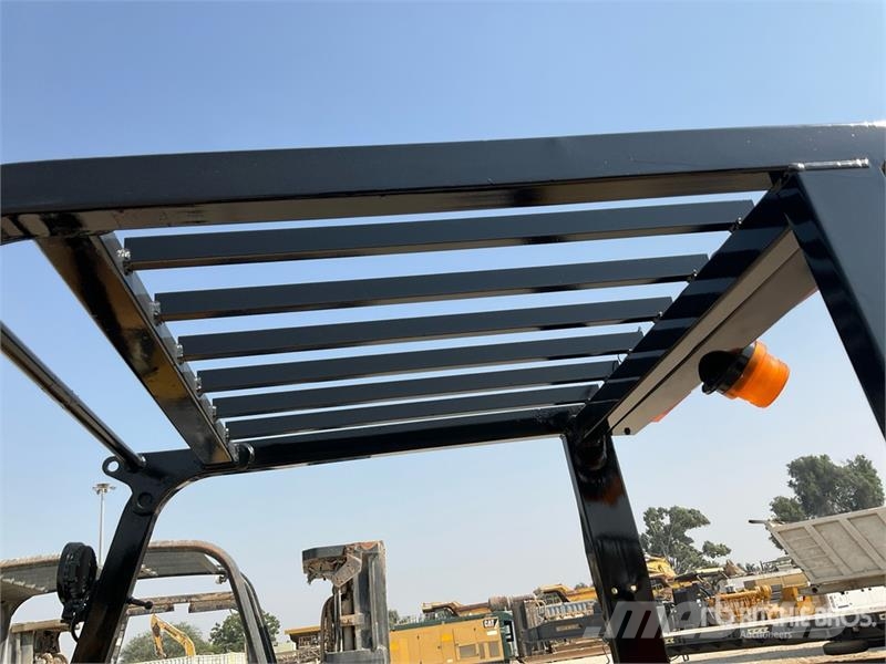 CAT DE30NT 3 ton 3 Ton Forklift Kahveltõstukid - muud