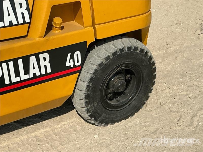 CAT DP40K1 4 ton Forklift Kahveltõstukid - muud