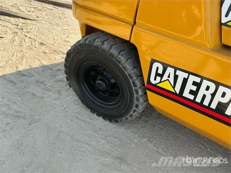CAT DP40K1 4 ton Forklift Kahveltõstukid - muud