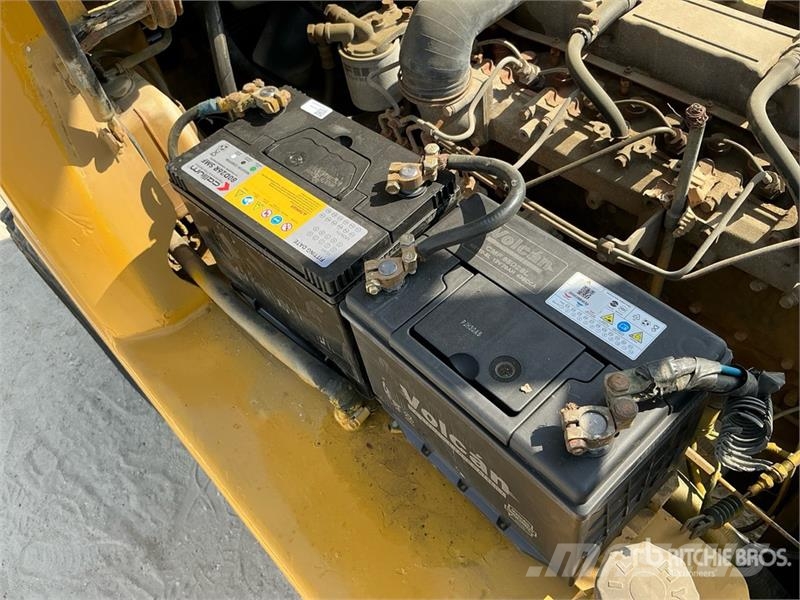 CAT DP40K1 4 ton Forklift Kahveltõstukid - muud