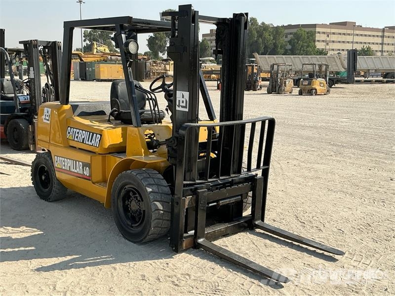 CAT DP40K1 4 ton Forklift Kahveltõstukid - muud