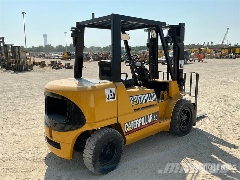 CAT DP40K1 4 ton Forklift Kahveltõstukid - muud