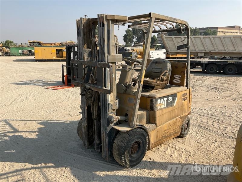 CAT EP25K-PAC 2.5 ton Electric Forklift Elektritõstukid