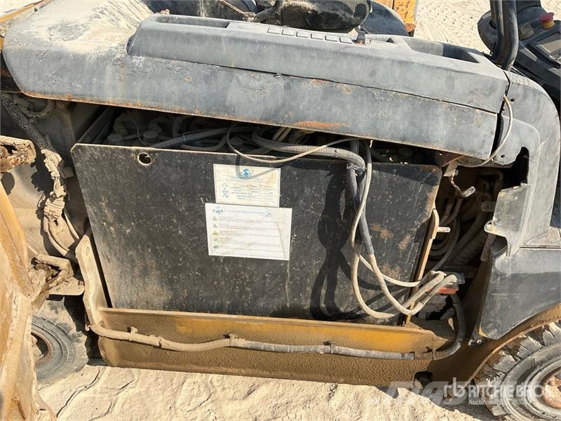 CAT EP25N 2.5 ton Electric Forklift Elektritõstukid