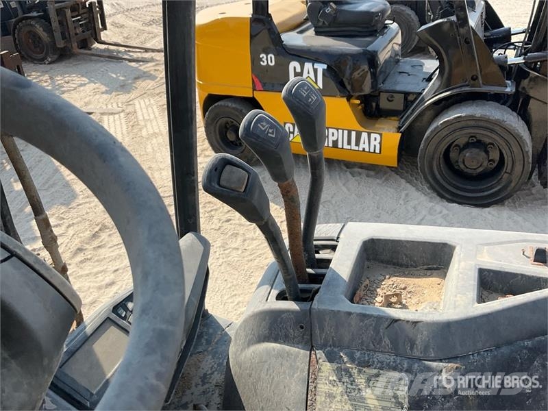 CAT EP25N 2.5 ton Electric Forklift Elektritõstukid