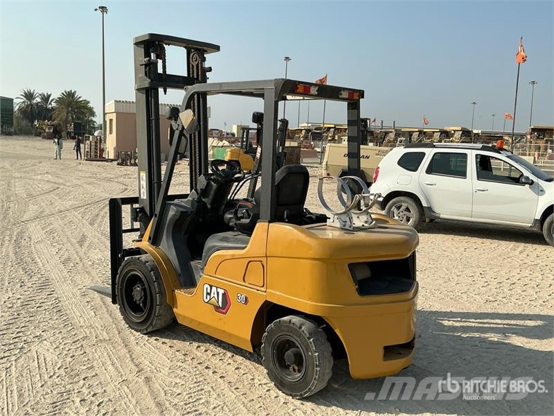 CAT GP30NT 3 ton Forklift شاحنات ذات رافعات شوكية - أخرى