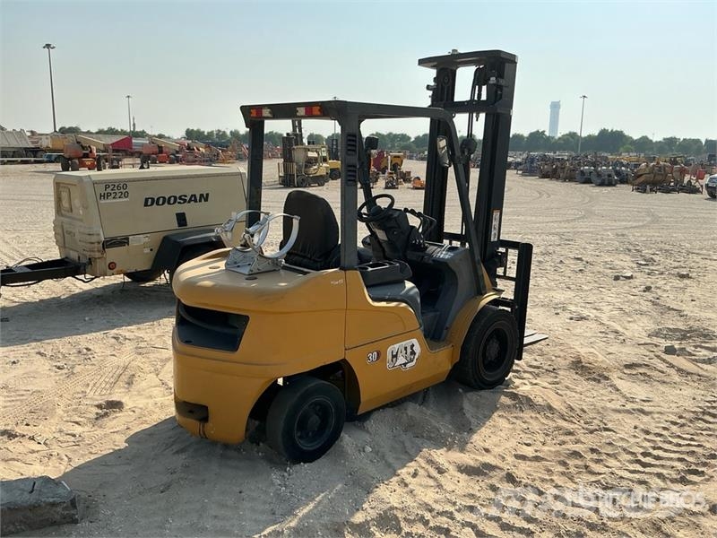 CAT GP30NT 3 ton Forklift شاحنات ذات رافعات شوكية - أخرى