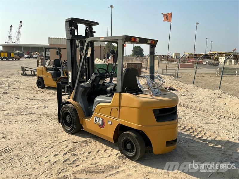 CAT GP30NT 3 ton Forklift شاحنات ذات رافعات شوكية - أخرى
