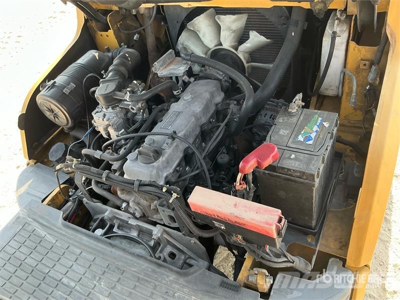 CAT GP30NT 3 ton Forklift Targoncák-Egyéb