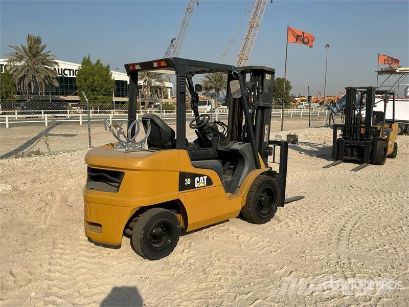 CAT GP30NT 3 ton Forklift شاحنات ذات رافعات شوكية - أخرى