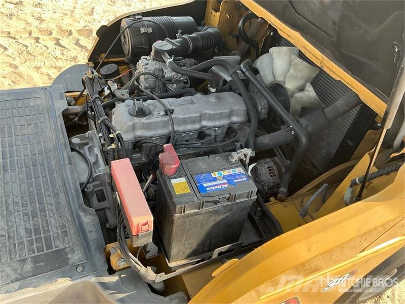 CAT GP30NT 3 ton Forklift Targoncák-Egyéb