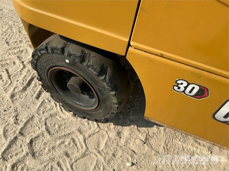 CAT GP30NT 3 ton Forklift Targoncák-Egyéb