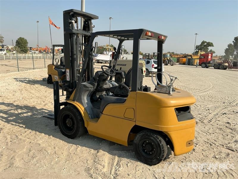 CAT GP30NT 3 ton Forklift شاحنات ذات رافعات شوكية - أخرى