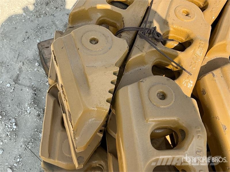 CAT of (2) Cat Track Link Assembly - Fits Cat D8R مكونات أخرى