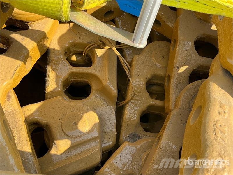 CAT of (2) Cat Track Link Assembly - Fits Cat D8R مكونات أخرى