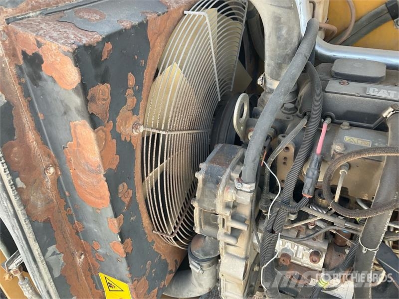 CAT TH414 مناولات متداخلة