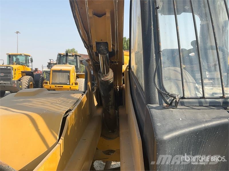 CAT TH414 مناولات متداخلة