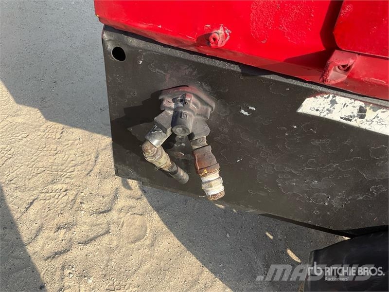 Chicago Pneumatic CPS130DD Mobile Air Compressor مكابس