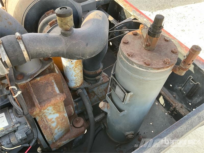 Chicago Pneumatic CPS130DD Mobile Air Compressor مكابس