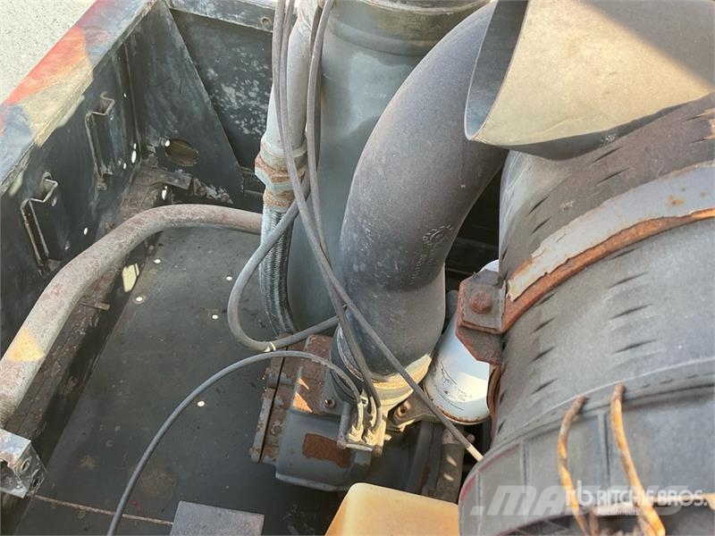 Chicago Pneumatic CPS130DD Mobile Air Compressor مكابس