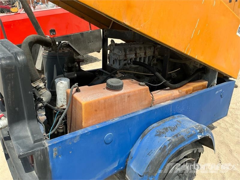 Compair C76 Mobile Air Compressor (Inoperable) مكابس