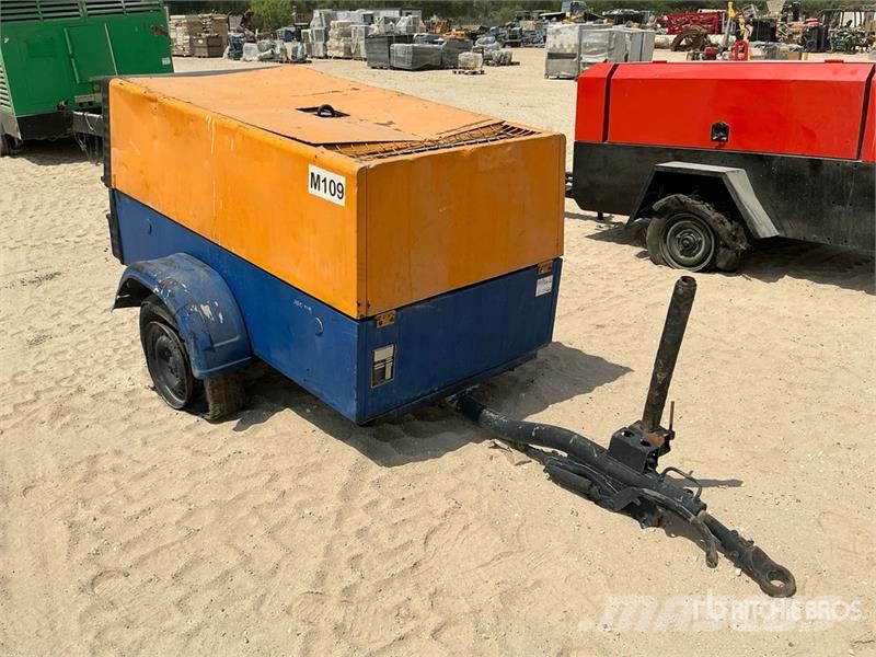 Compair C76 Mobile Air Compressor (Inoperable) مكابس