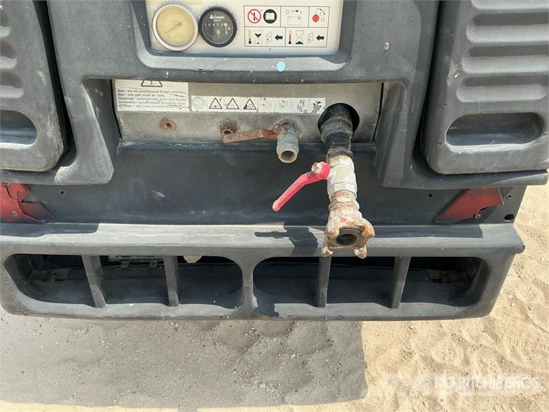 Compair C76 Mobile Air Compressor (Inoperable) مكابس