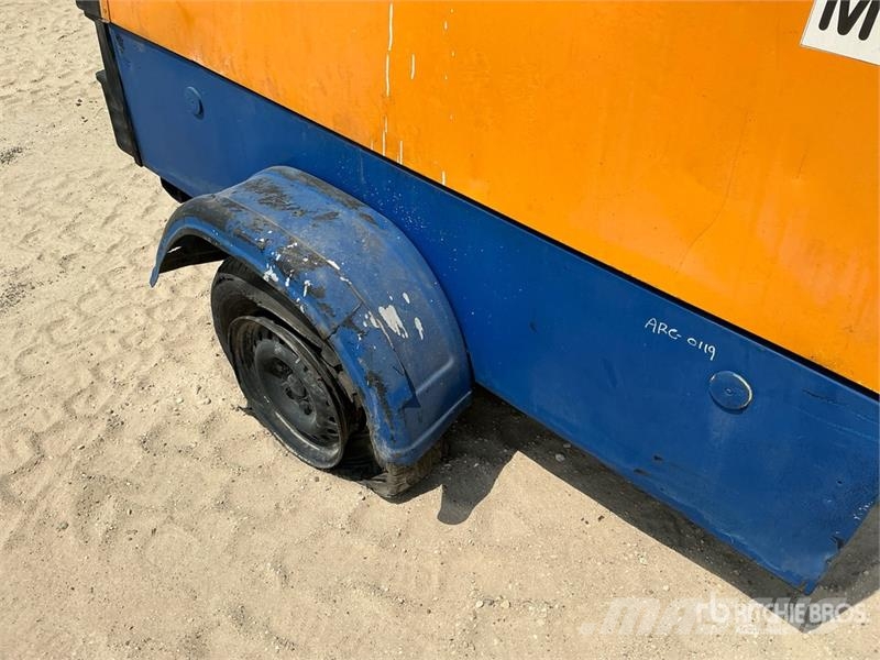 Compair DLT0703 Mobile Air Compressor (Inoperable) Kompressorid