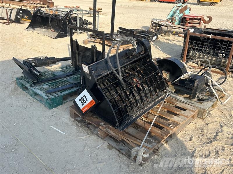 Concrete Mixer Bucket w/ Skid Steer Trencher (Unus Траншеекопатели