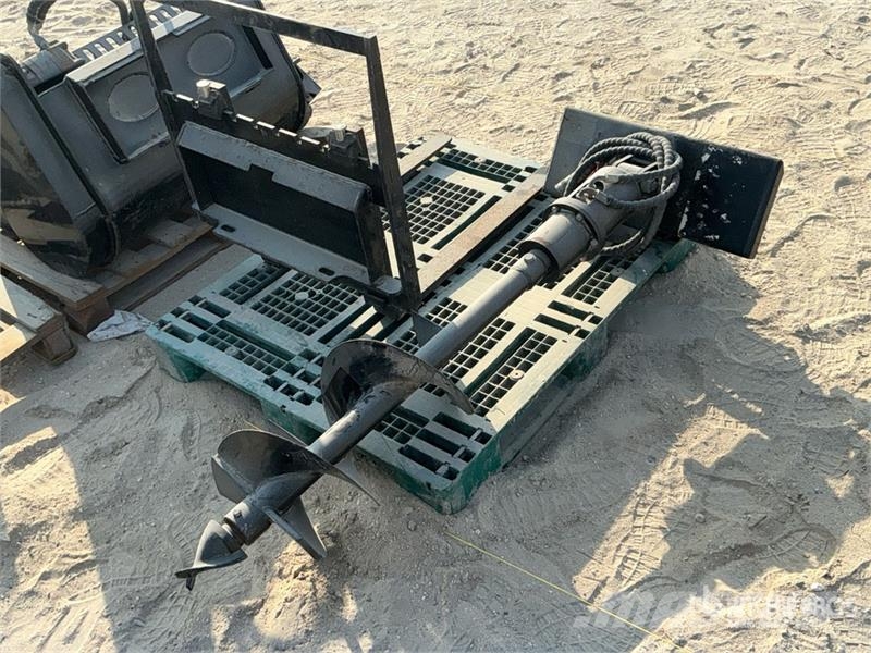 Concrete Mixer Bucket w/ Skid Steer Trencher (Unus Траншеекопатели