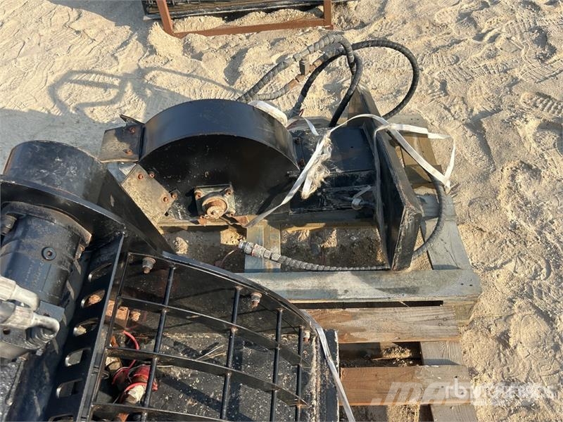 Concrete Mixer Bucket w/ Skid Steer Trencher (Unus Траншеекопатели