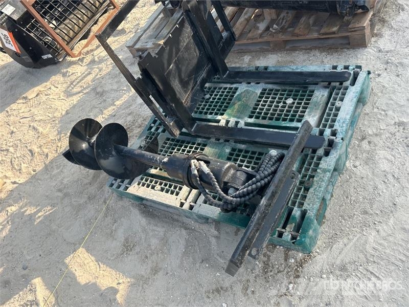 Concrete Mixer Bucket w/ Skid Steer Trencher (Unus Траншеекопатели