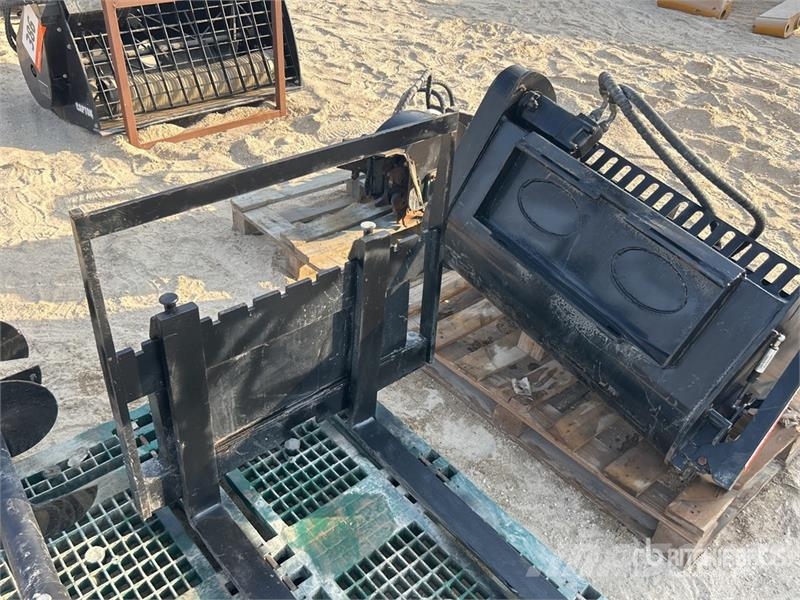 Concrete Mixer Bucket w/ Skid Steer Trencher (Unus Траншеекопатели