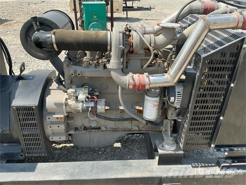 Cummins 150 kVA Skid-Mounted Generator Set مولدات ديزل