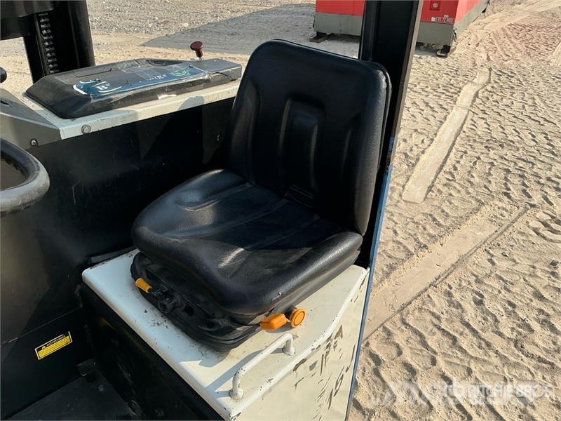 Daewoo BR15J Reach Truck Skyvemasttruck