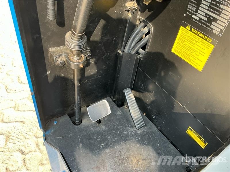 Daewoo BR15J Reach Truck Skyvemasttruck