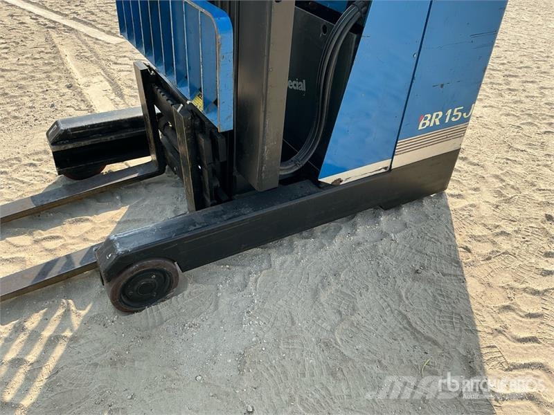 Daewoo BR15J Reach Truck Skyvemasttruck