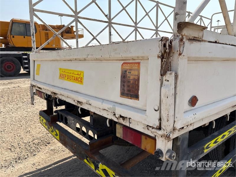 Dongfeng Captain DFA1063 4x2 Flatbed Truck Lava-kuorma-autot