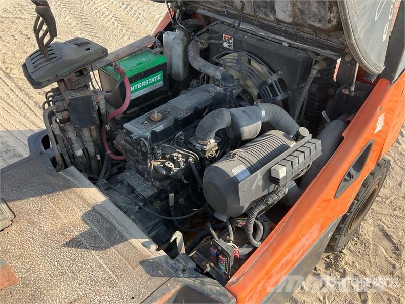 Doosan D30S-5 شاحنات ذات رافعات شوكية - أخرى