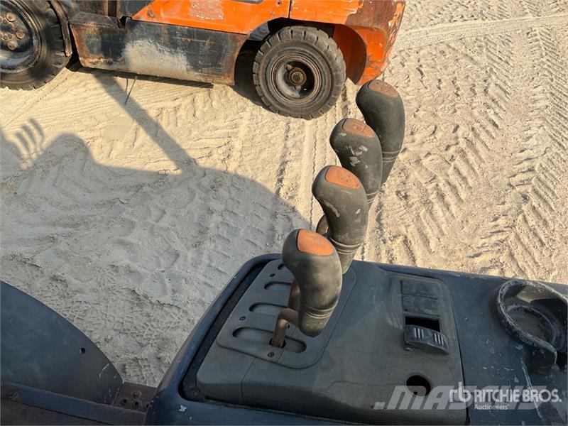 Doosan D30S-5 شاحنات ذات رافعات شوكية - أخرى