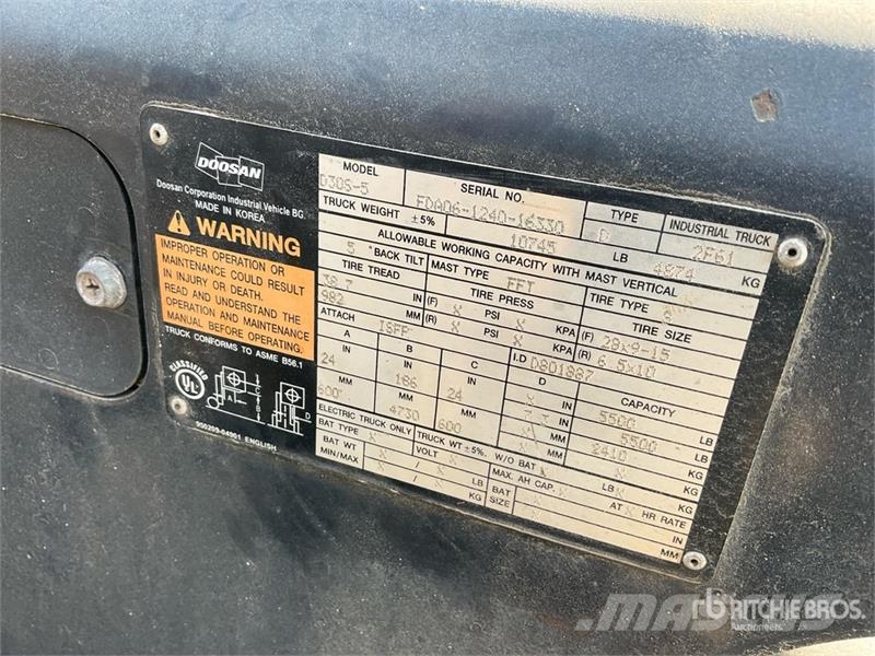 Doosan D30S-5 شاحنات ذات رافعات شوكية - أخرى