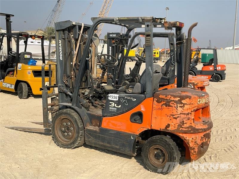 Doosan D30S-5 شاحنات ذات رافعات شوكية - أخرى