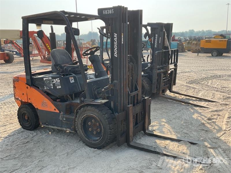 Doosan D35C-7 3.5 ton Forklift شاحنات ذات رافعات شوكية - أخرى