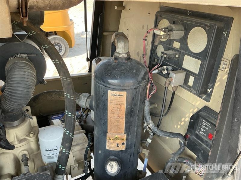 Doosan P260 Mobile Air Compressor مكابس
