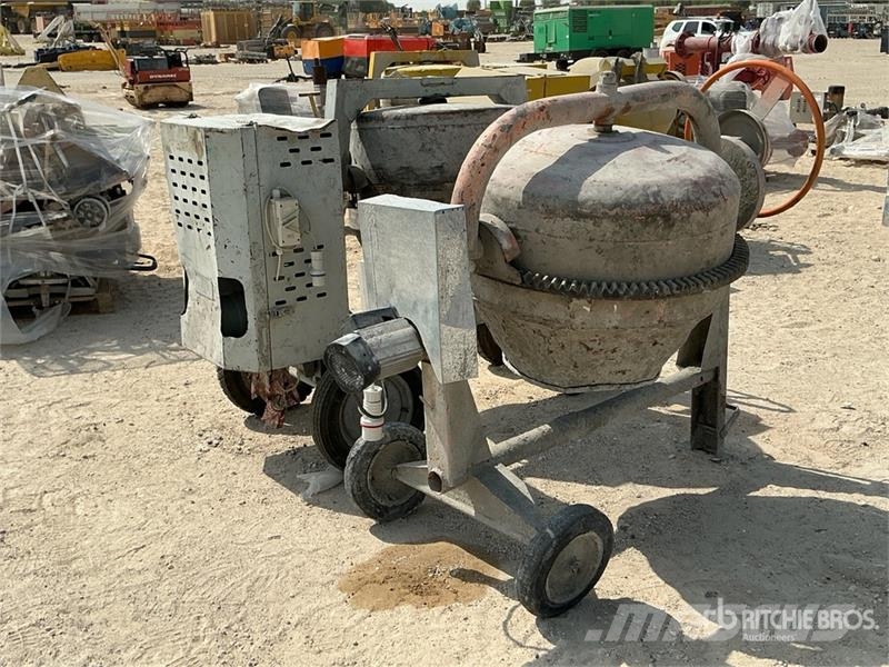 Electric Quantity of (2) Portable Concrete Mixer Polovne mešalice