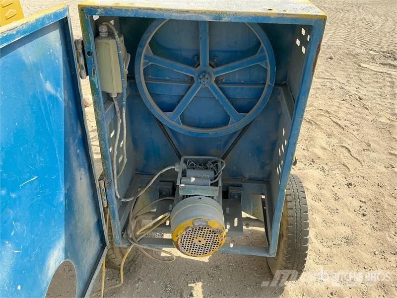 Electric Quantity of (2) Portable Concrete Mixer Polovne mešalice