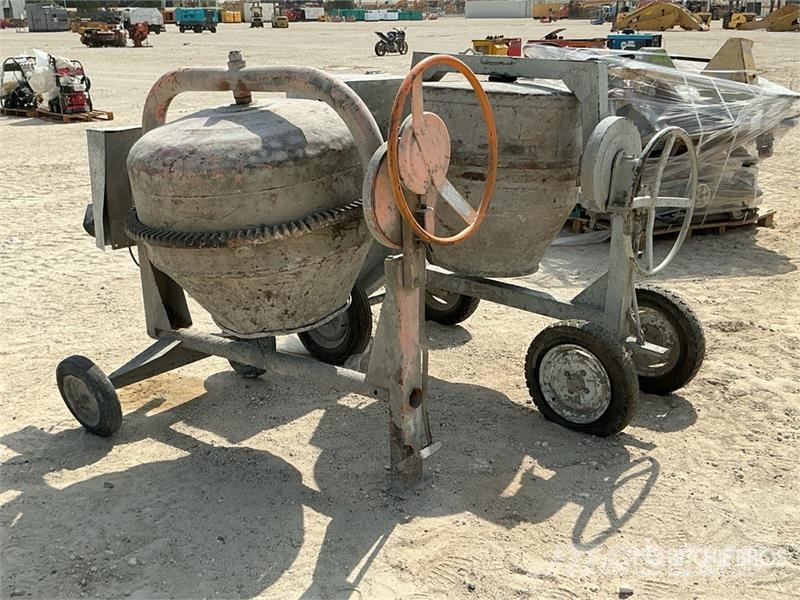 Electric Quantity of (2) Portable Concrete Mixer Polovne mešalice