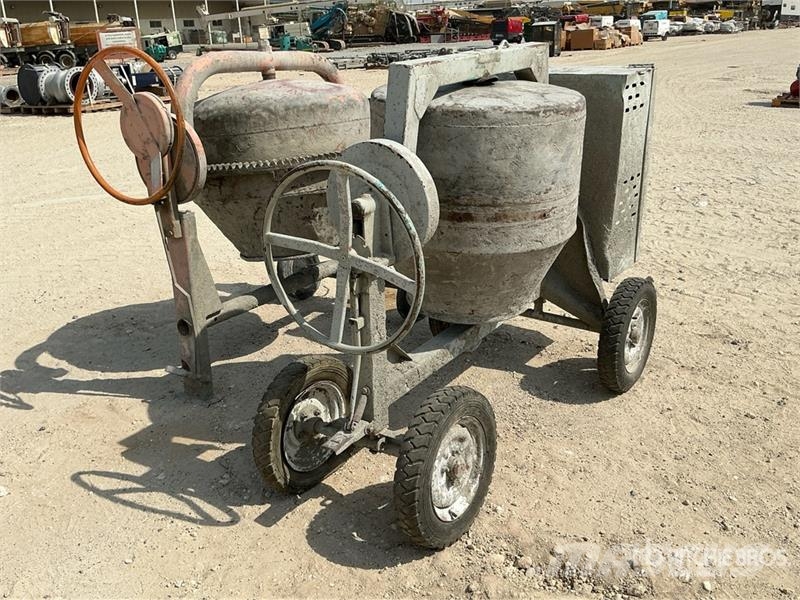 Electric Quantity of (2) Portable Concrete Mixer Polovne mešalice